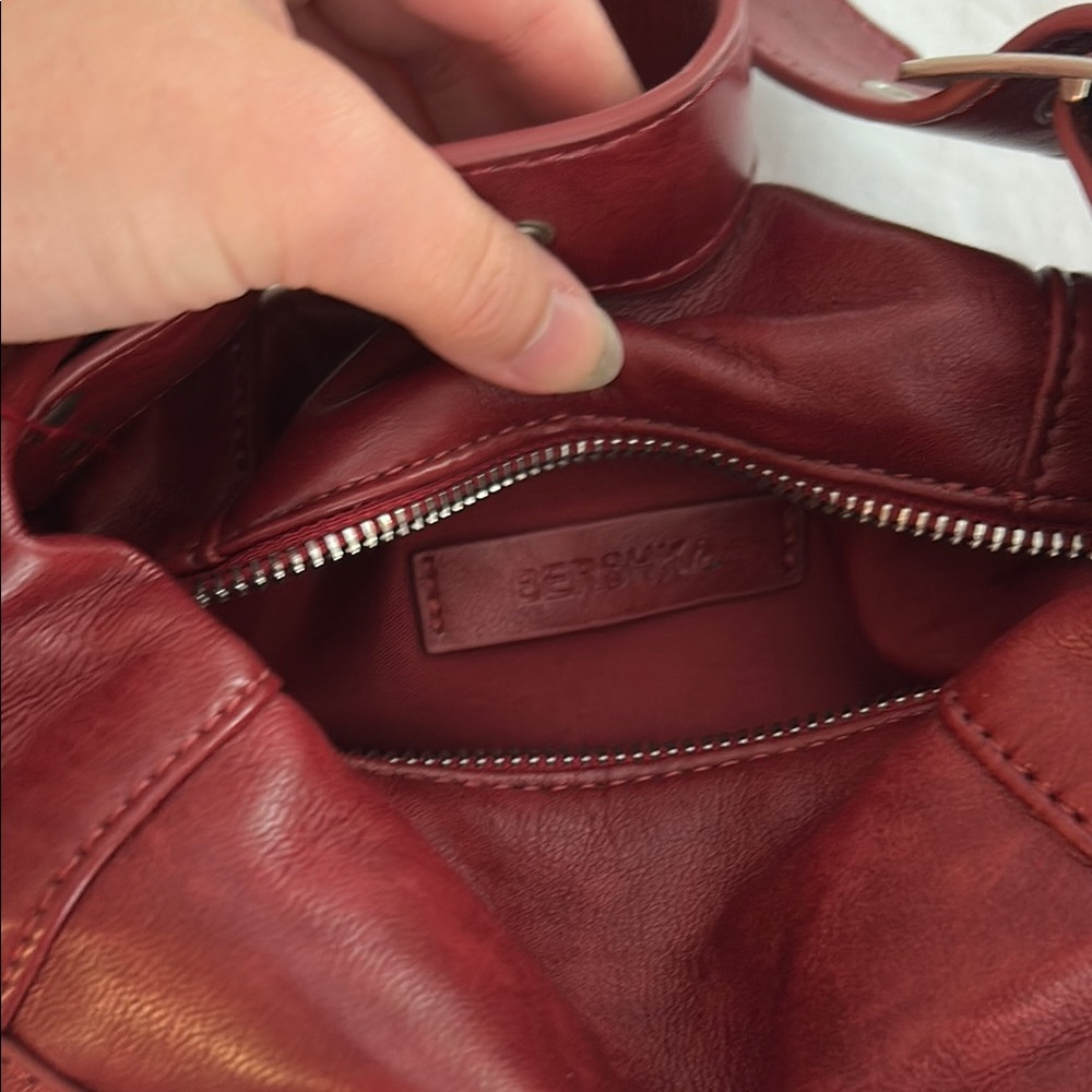 Cherry red leather bag - Picture 3 of 3